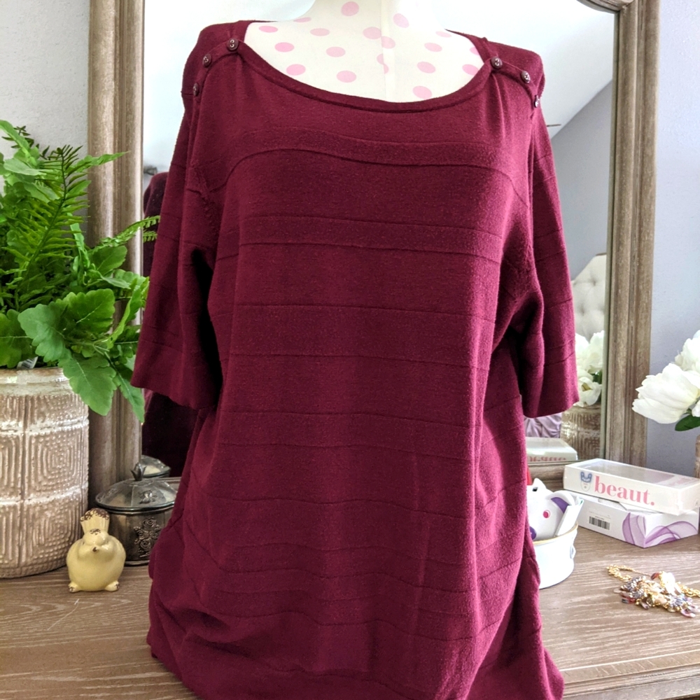 Burgundy sweater top